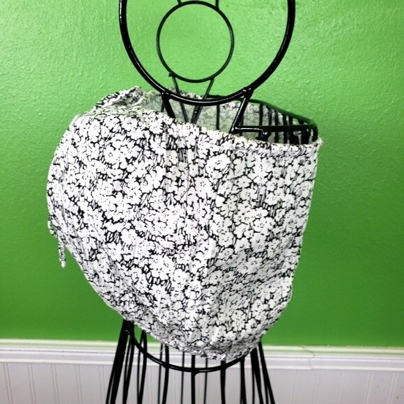 Volcom Skater Women's White Daisy Tube Crop Top Size XS - Picture 6 of 11